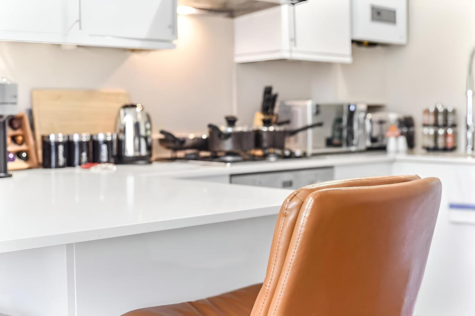 Sleek & Stylish Urban Escape-ideal For 3! Apartamento Londres